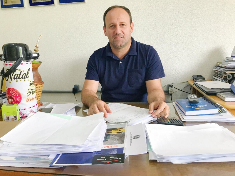 GILBERTO MENIN ASSUME COMO PREFEITO EM EXERCÍCIO.